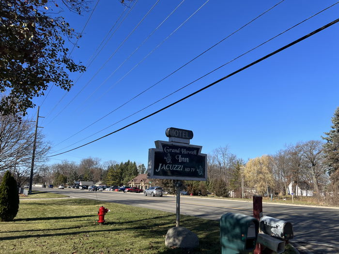 Grandview Inn & Suites Howell (Grand View Motel) - Nov 25 2022 (newer photo)